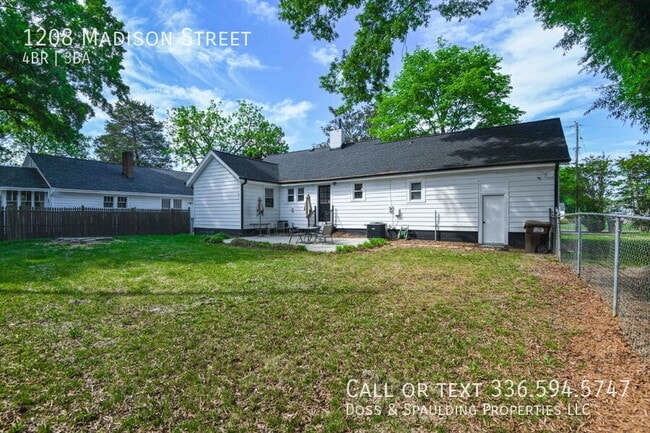 Building Photo - 1208 Madison St
