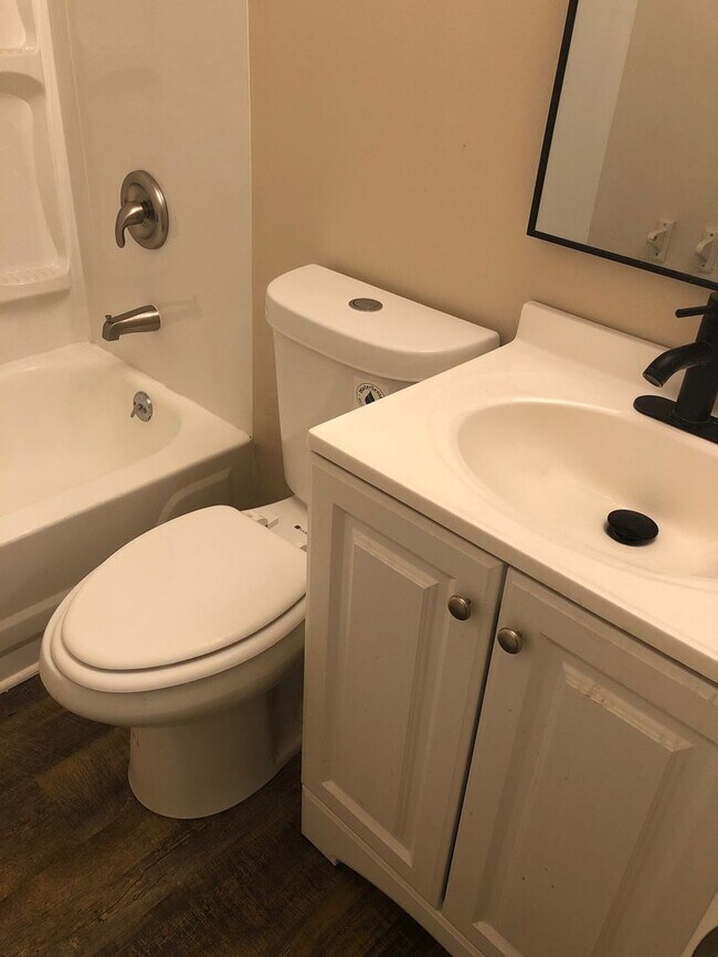 Building Photo - 1130 Wendall Ave