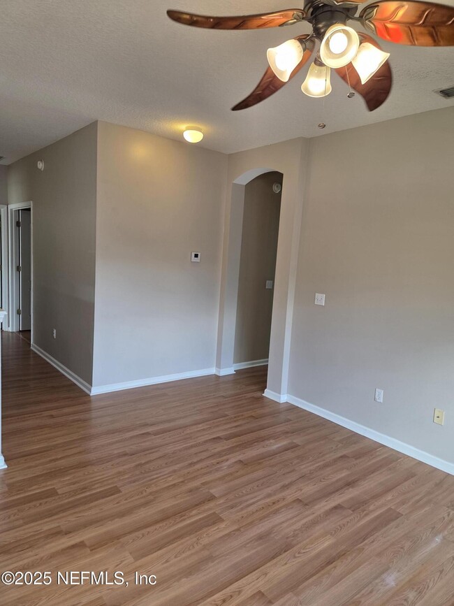 Building Photo - 1042 Drakefeather Dr
