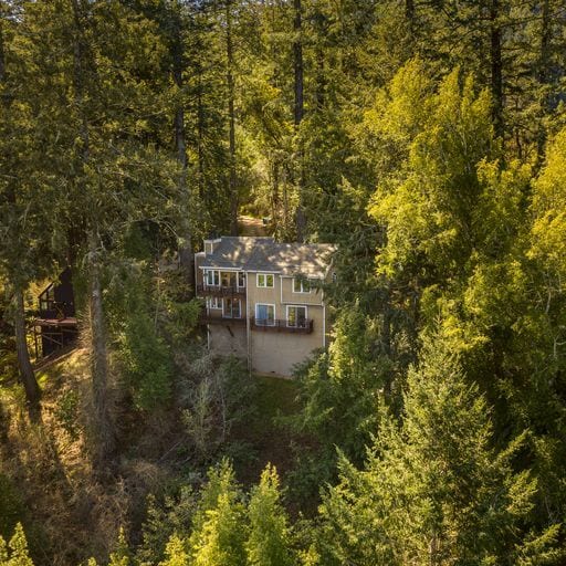 Building Photo - 25 Fir Ave