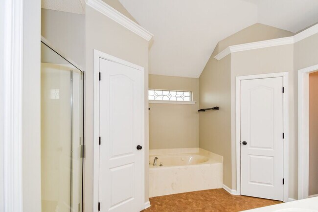 Building Photo - 11616 Leewood Dr