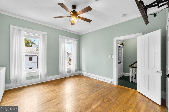 Building Photo - 15 E 4th St