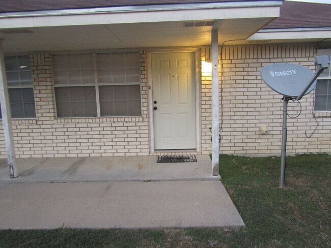 Building Photo - 804 Industrial Ave