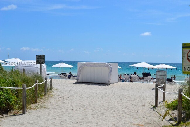 Building Photo - 6515 Collins Ave