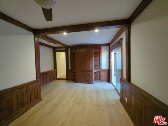 Building Photo - 6656 Swan St