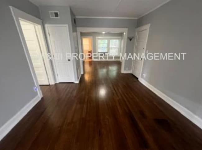 Building Photo - 219 W 37th St