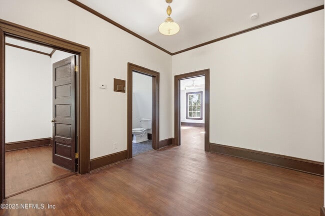 Building Photo - 2979 St Johns Ave