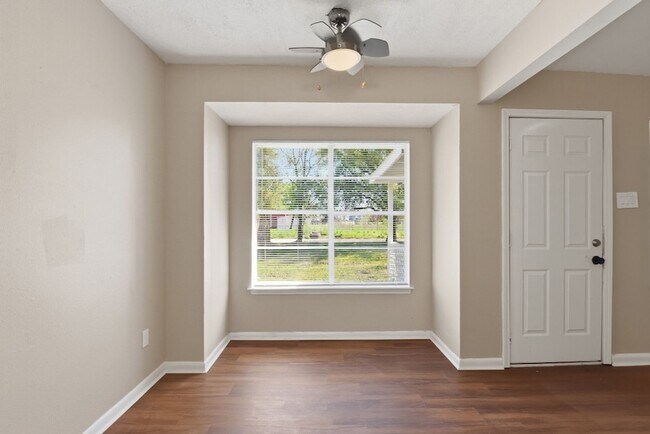 Building Photo - 3120 Royal St