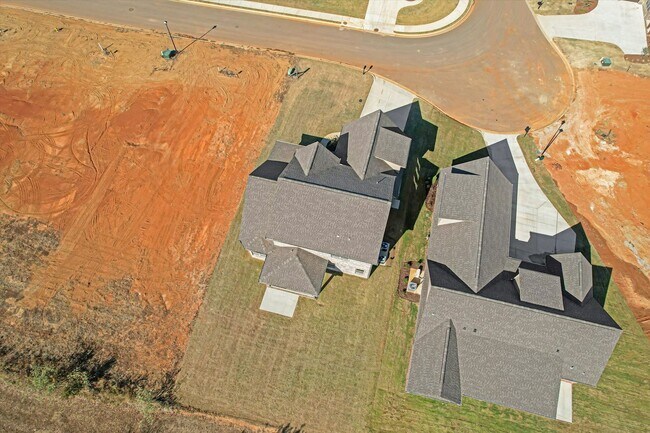 Building Photo - NEW Move in Ready Home!
