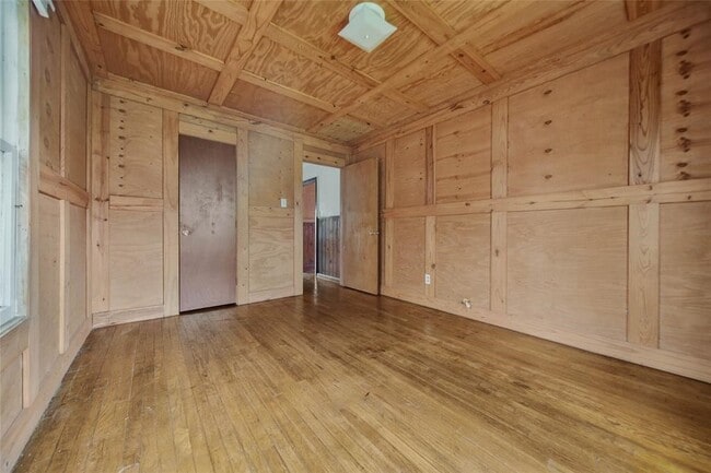 Building Photo - 5527 Eskridge St