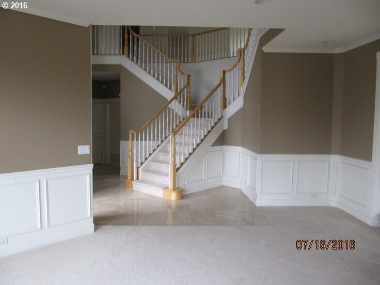 Building Photo - 1510 NW Gregory Dr
