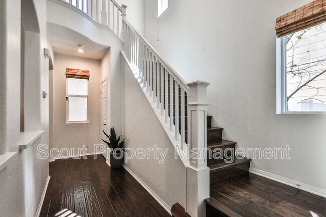 Building Photo - 28814 S Lake Dr
