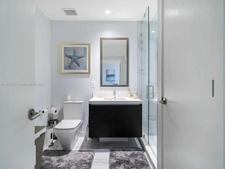 Building Photo - 851 NE 1st Ave