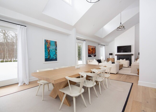 Building Photo - 72 Talmage Farm Ln