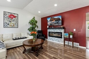 Building Photo - 715 N 825 W