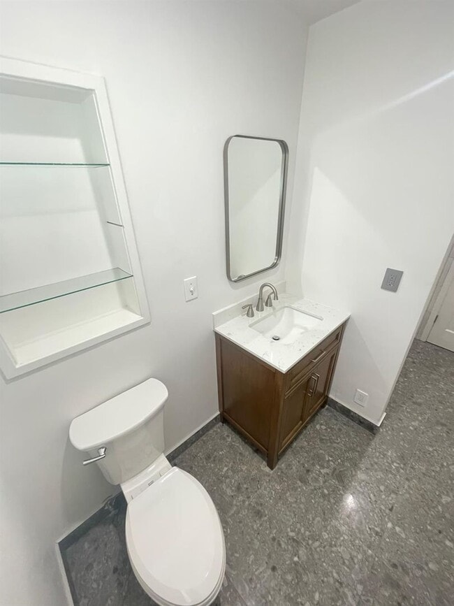 Building Photo - Excellent Tahoe Park Home.