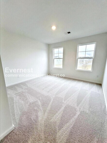 Building Photo - 627 Roy Adams Rd