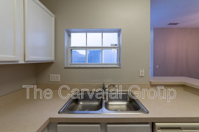 Building Photo - 13175 Center Square Dr