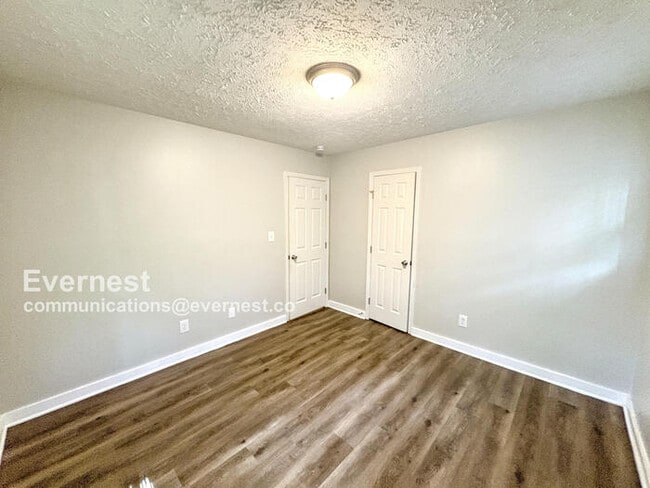 Building Photo - 8598 Stonewall Jackson Dr