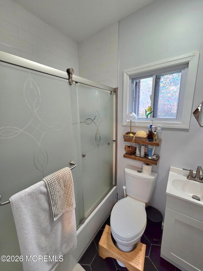 Building Photo - 305 3rd Ave