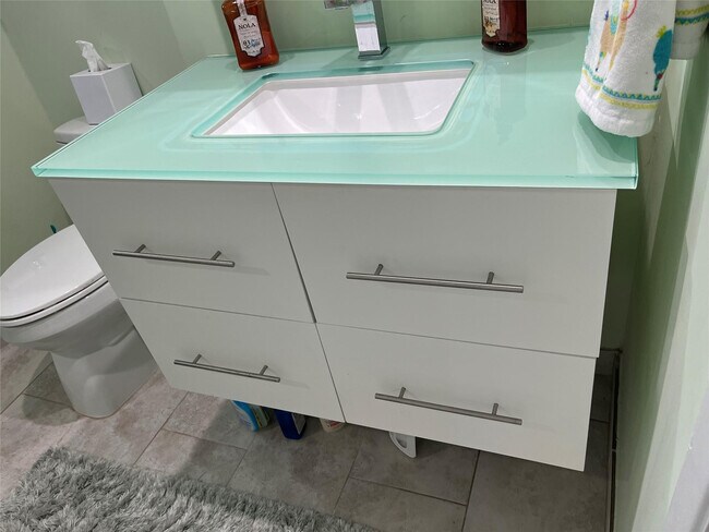 Building Photo - 333 NE 21st Ave