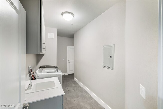 Building Photo - 11890 Tevare Ln