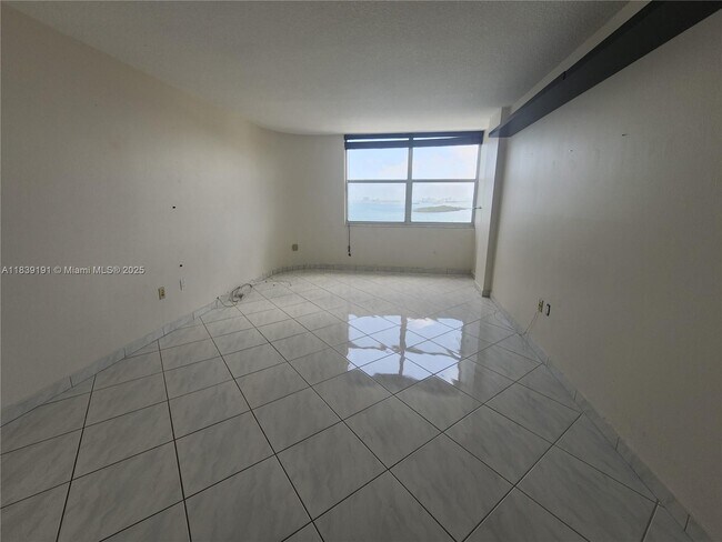 Building Photo - 11930 N Bayshore Dr