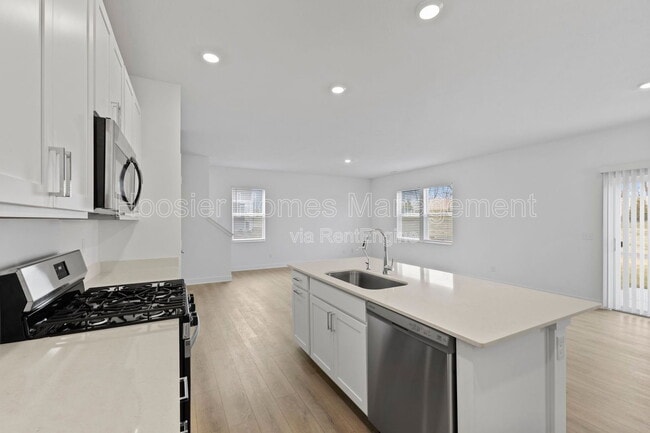 Building Photo - 15274 Farrington Rd