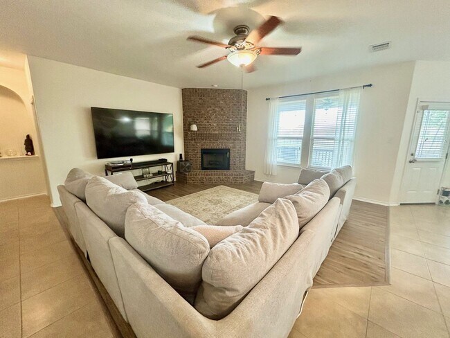 Building Photo - 5 BED/3 BATH GORGEOUS HOUSE FOR LEASE! AVA...