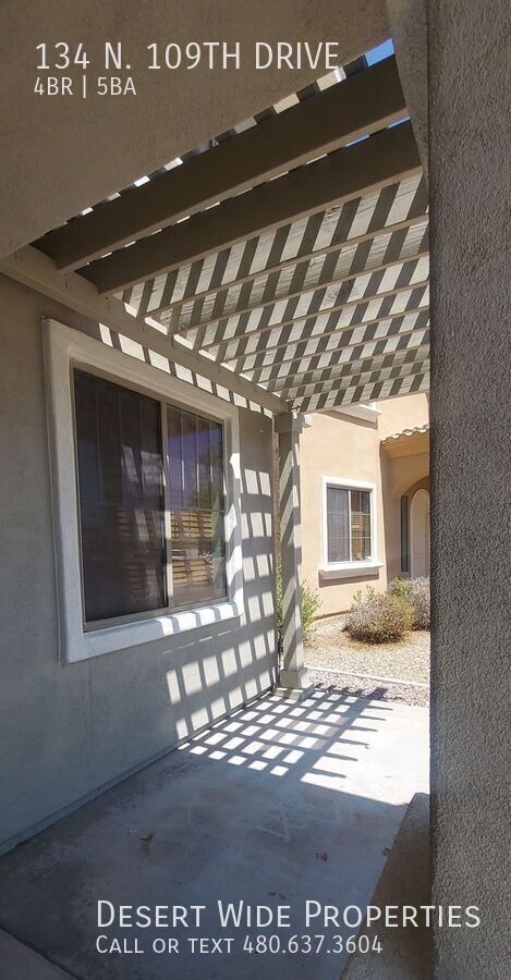 Building Photo - 134 N 109th Dr