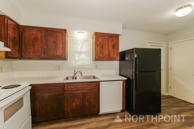 Building Photo - 3 BR/1BA | Newly Renovated Single Family Home | 1-Car Covered Parking | Gated backyard