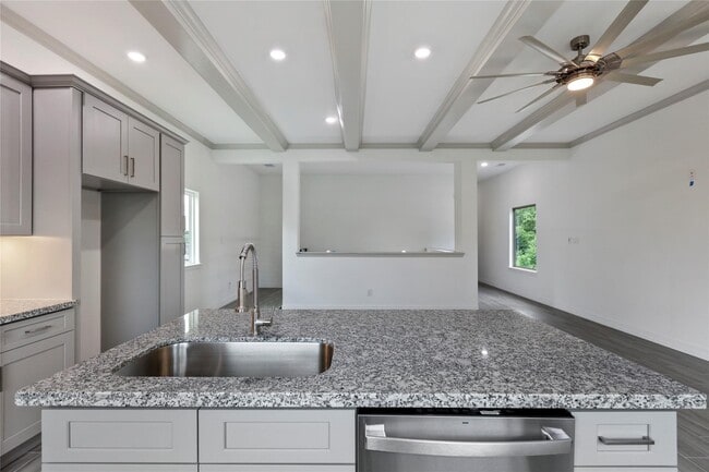 Building Photo - 3407 Sakowitz St