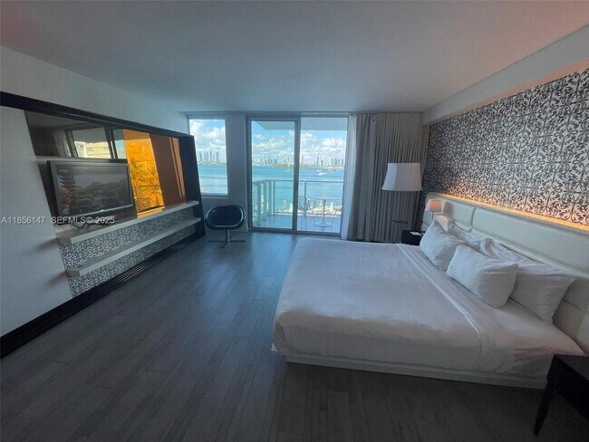 Building Photo - 1100 West Ave