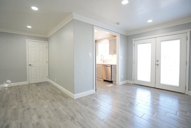 Building Photo - Charming Three Bedroom Westwood Napa Home