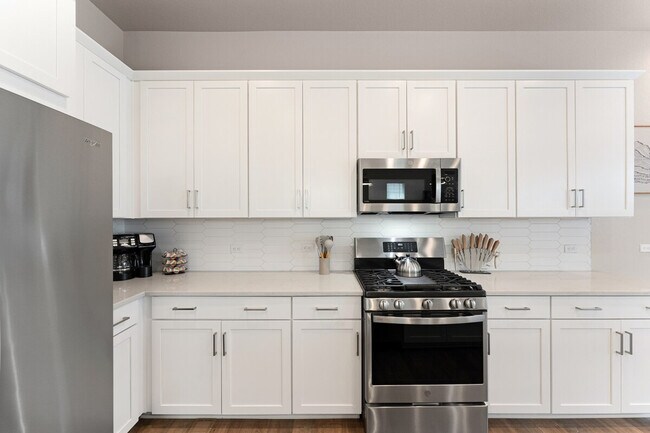 Building Photo - 9847 E 61st Ave