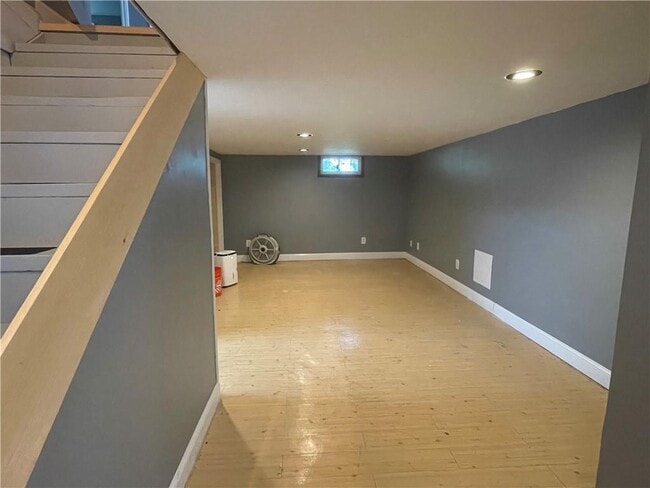Building Photo - 25 Waite Ct