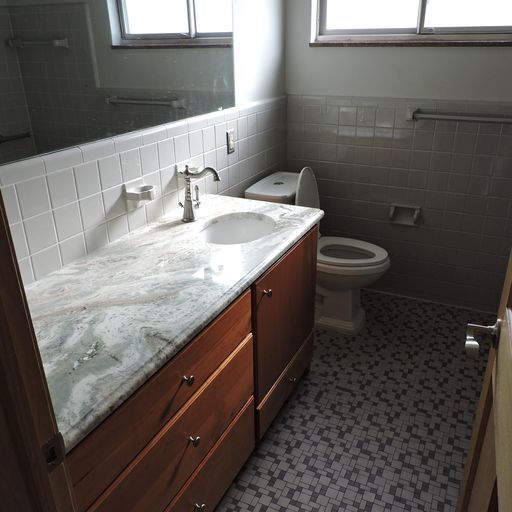 Building Photo - 1987 Vernier Rd