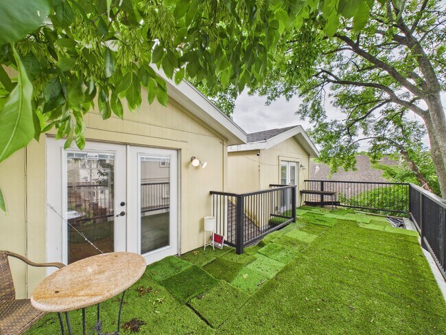 Building Photo - 5110 Academy St