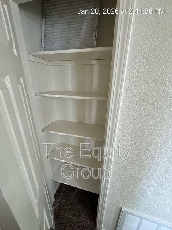 Building Photo - 809 Monarch Cir