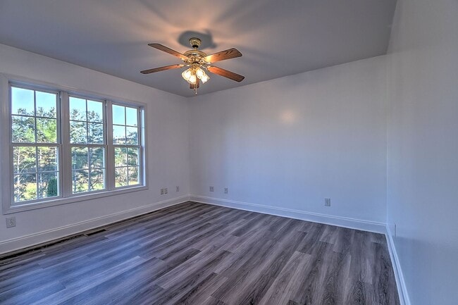 Building Photo - 168 Old Mill Ct