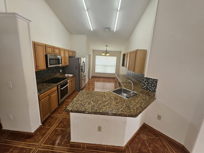 Building Photo - 536 Eagle Pointe S
