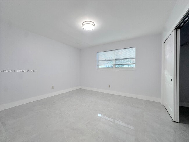 Building Photo - 940 NW 32nd Ct