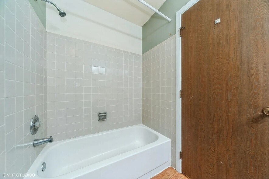 Building Photo - 353 Ashwood Ct