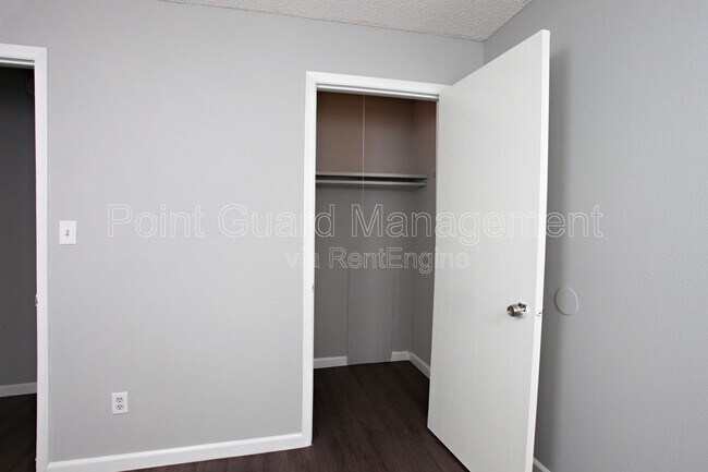 Building Photo - 1226 S Longfellow St