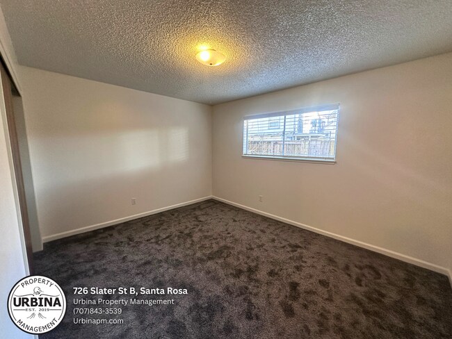 Building Photo - Updated Two Bedroom Ground Floor Apartment in Prime Santa Rosa Location