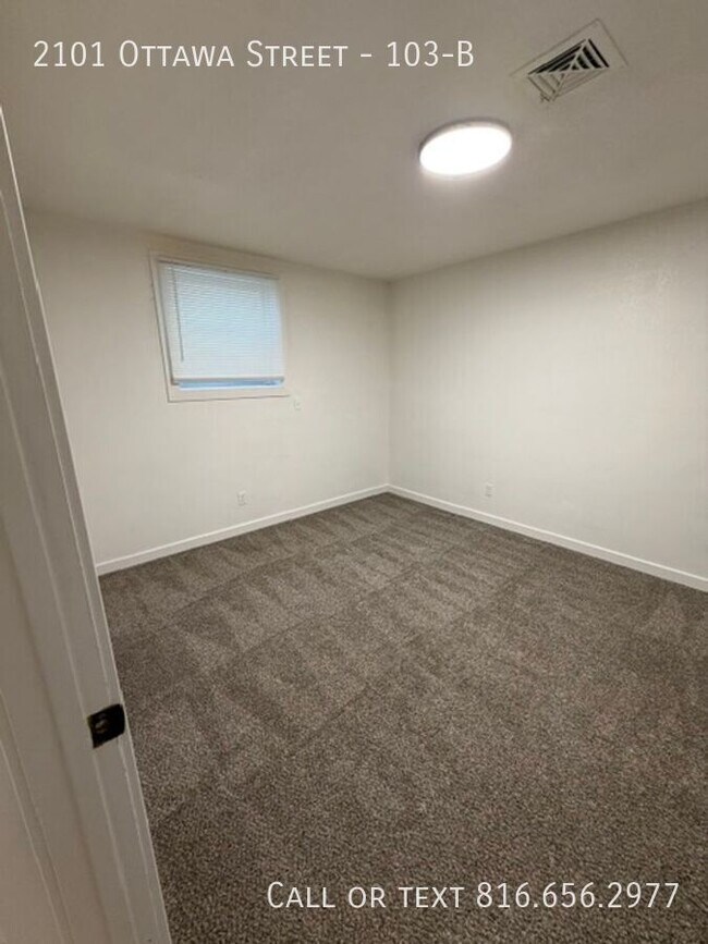 Building Photo - 2101 Ottawa St