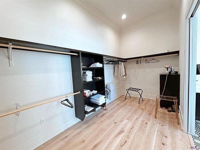 Building Photo - 4 Bedroom House in Pointe Marie- Furnished or unfurnished rental options available.