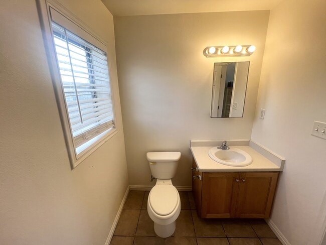 Building Photo - 1675 S State St