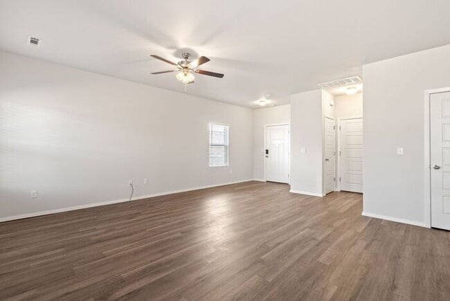 Building Photo - Fire Up Summer! Get a FREE Blackstone Grill if You Sign by July 15 | 3 Bed, 2.5 Bath Home in Farm...