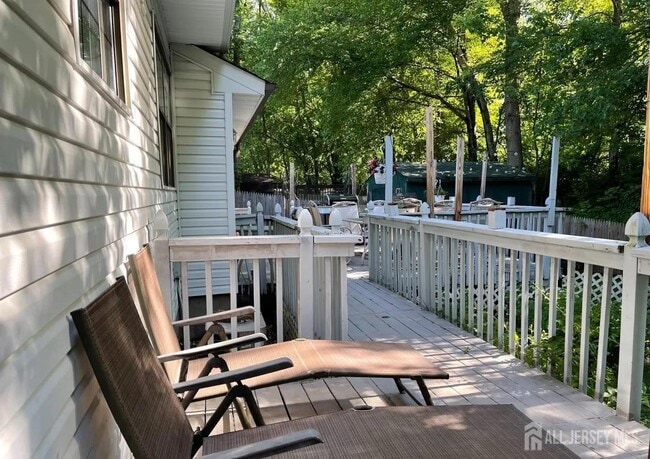 Building Photo - 56 West Side Ave